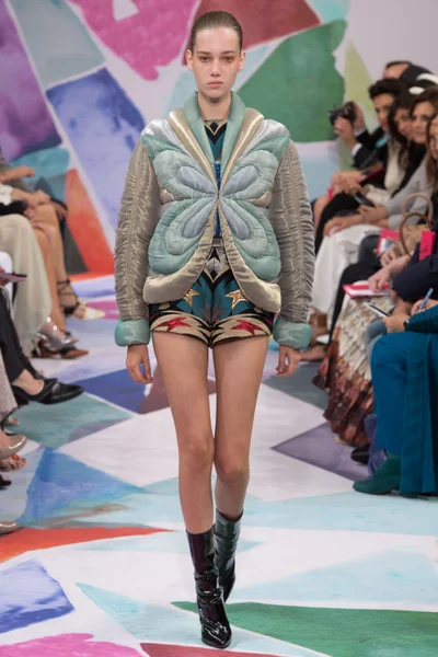 Look 9